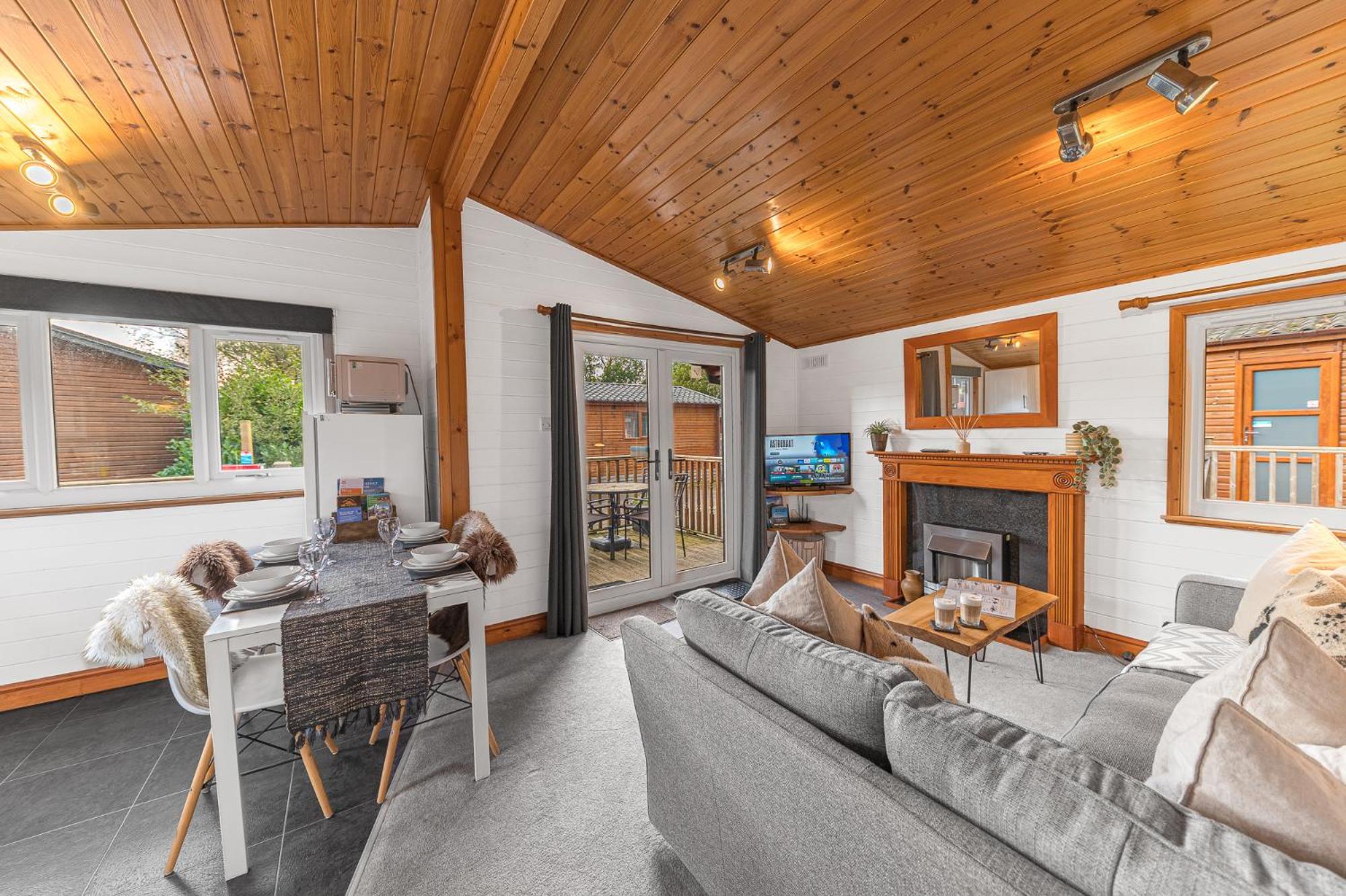 Bowness 45 - 2 Bedroom Lake Windermere Lodge ภายนอก รูปภาพ